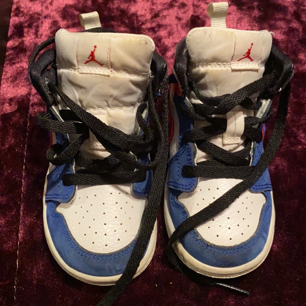 Toddler tennis shoes